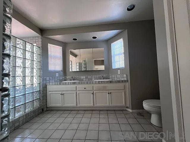 9960 W Lilac, Escondido, CA 92026 9960 W Lilac, Escondido, CA 92026