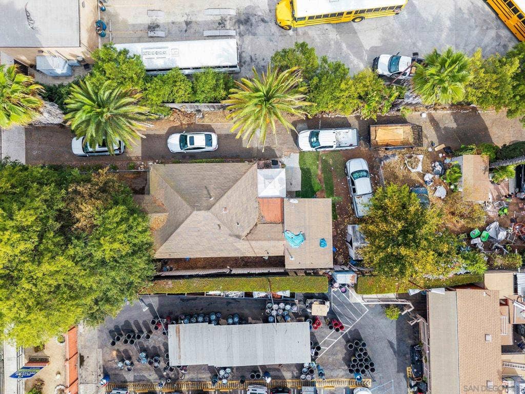 546 N Quince St, Escondido, CA 92025 546 N Quince St, Escondido, CA 92025