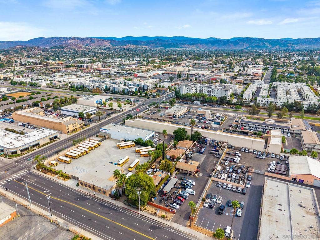 546 N Quince St, Escondido, CA 92025 546 N Quince St, Escondido, CA 92025
