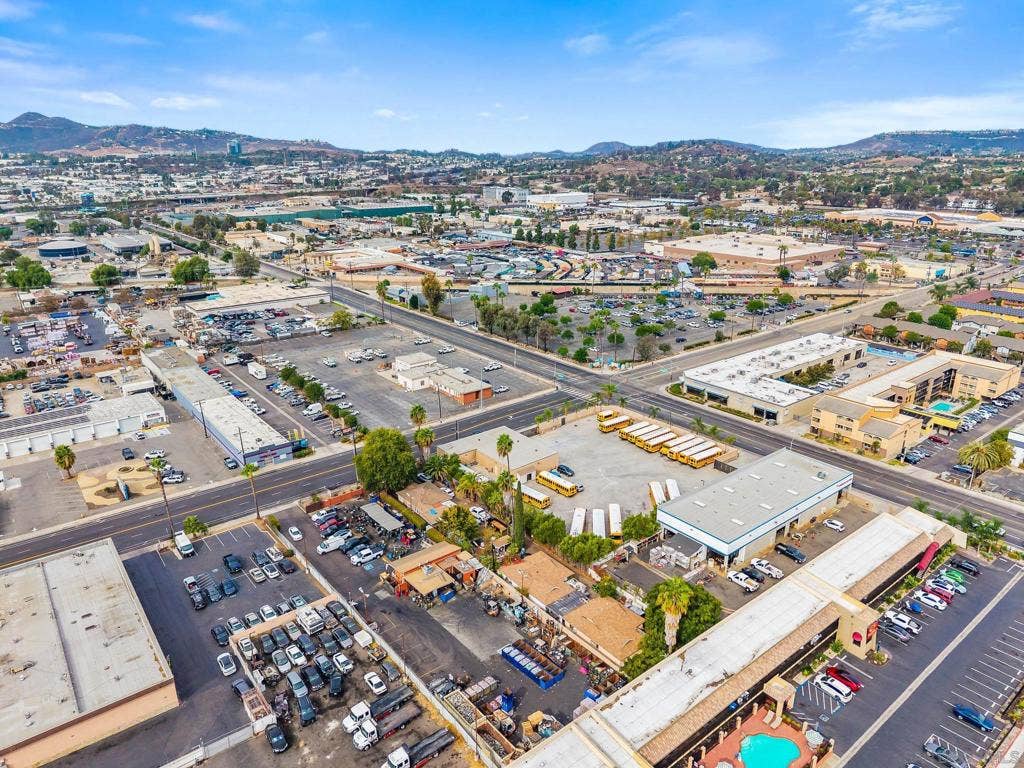 546 N Quince St, Escondido, CA 92025 546 N Quince St, Escondido, CA 92025