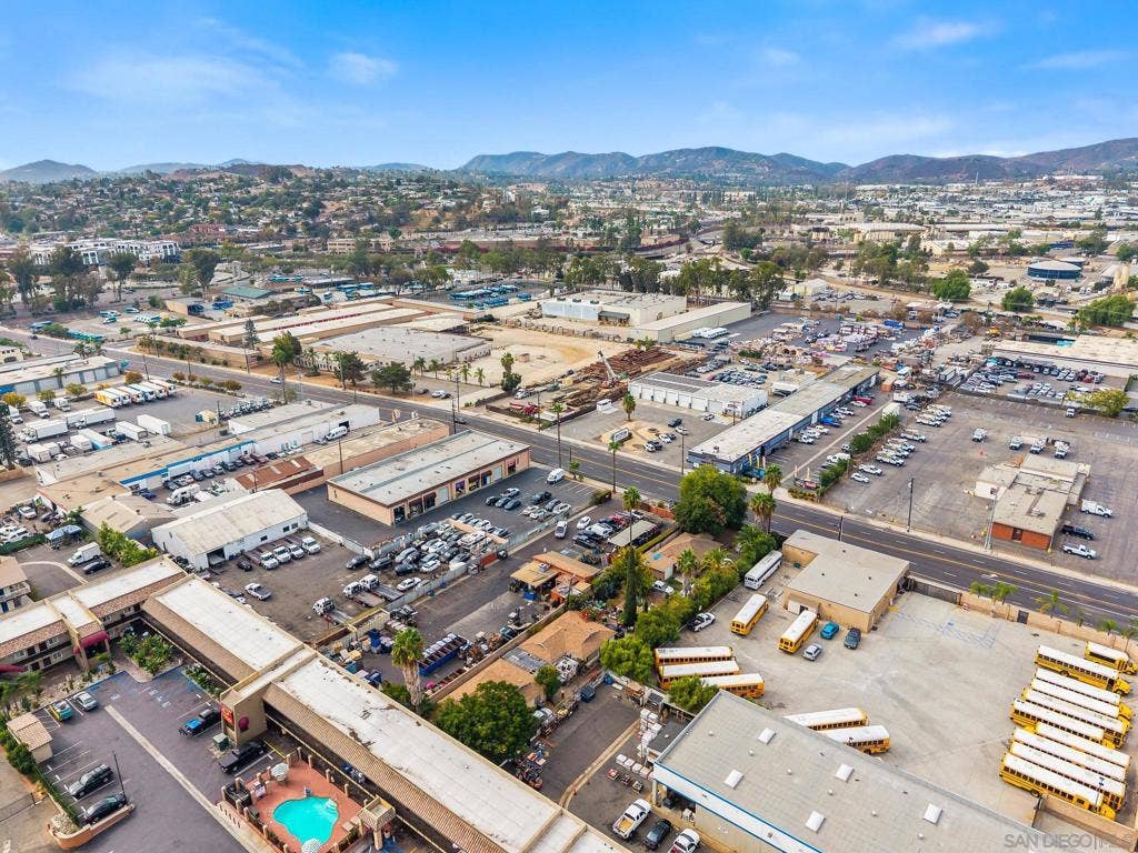 546 N Quince St, Escondido, CA 92025 546 N Quince St, Escondido, CA 92025