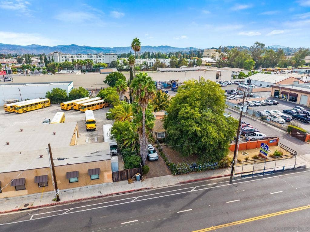 546 N Quince St, Escondido, CA 92025 546 N Quince St, Escondido, CA 92025