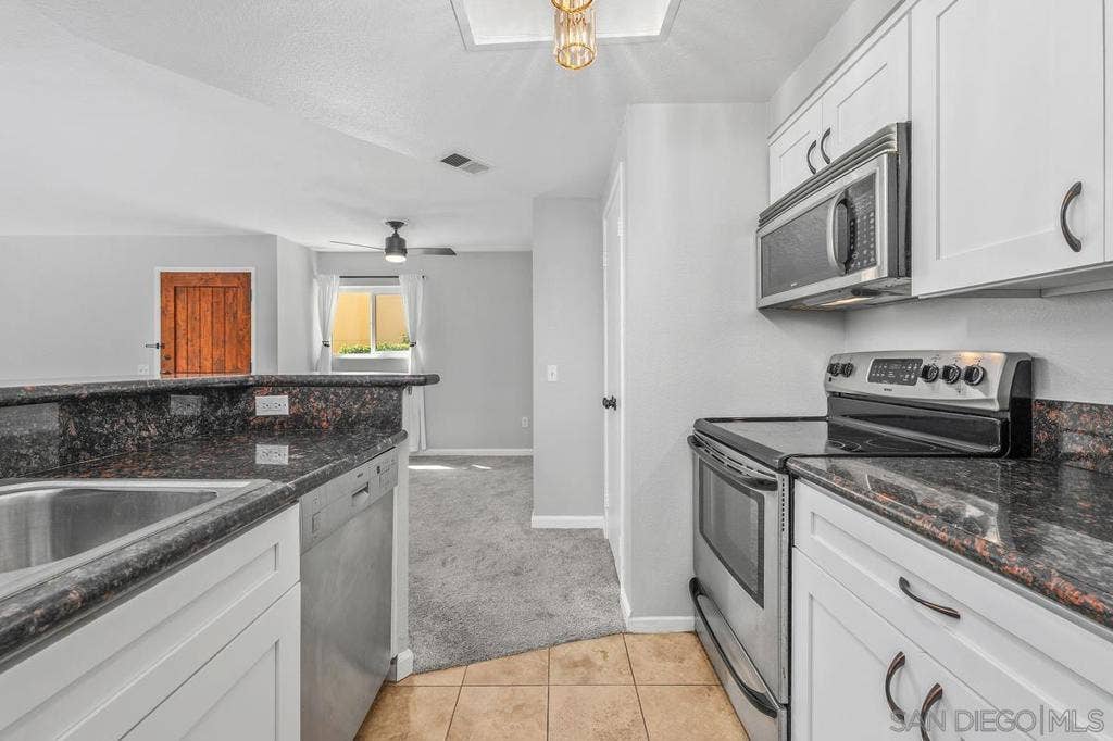 3929 Nobel, #89, San Diego, CA 92122 3929 Nobel, #89, San Diego, CA 92122