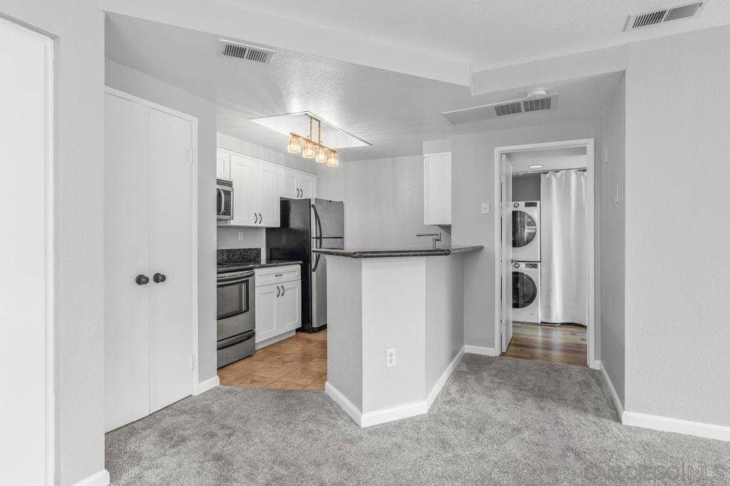 3929 Nobel, #89, San Diego, CA 92122 3929 Nobel, #89, San Diego, CA 92122
