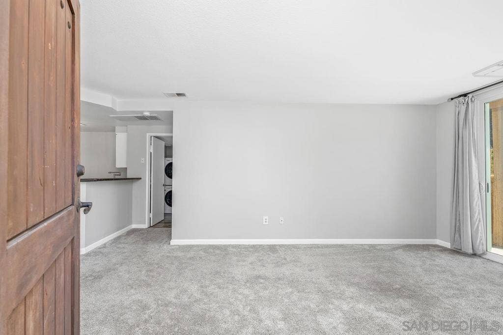 3929 Nobel, #89, San Diego, CA 92122 3929 Nobel, #89, San Diego, CA 92122