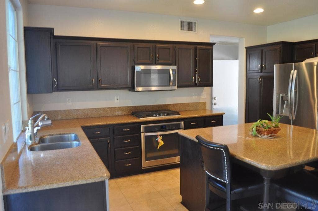 2387 Forest Meadow Court, Chula Vista, CA 91915 2387 Forest Meadow Court, Chula Vista, CA 91915