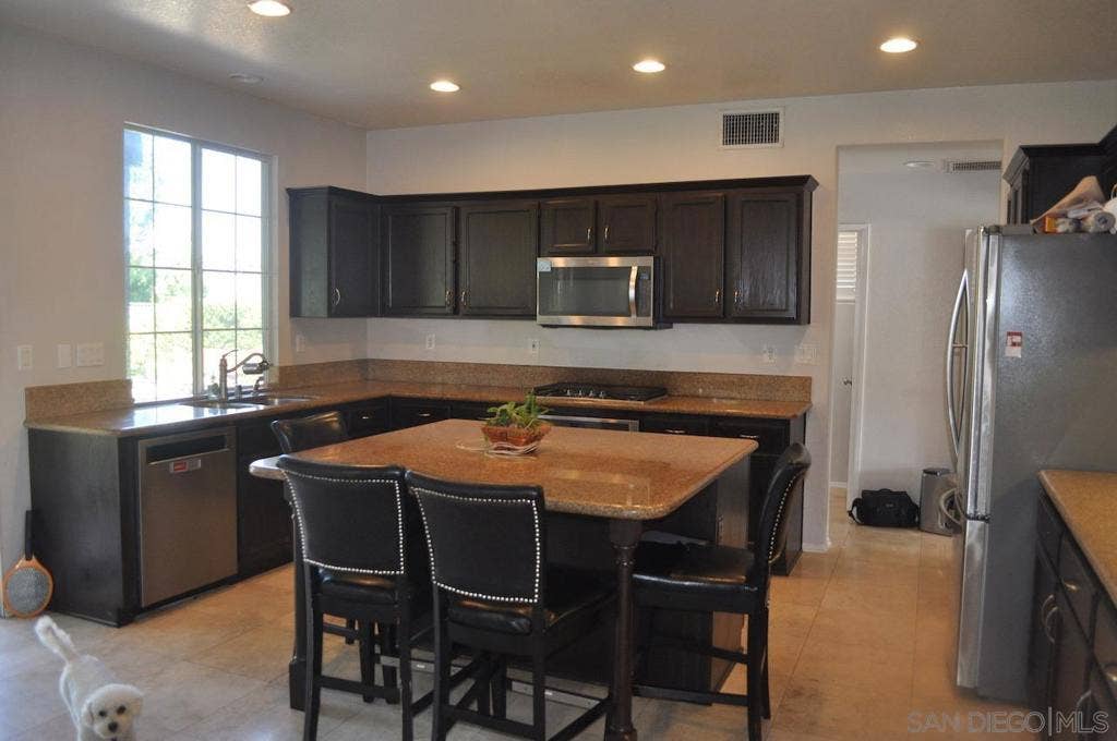 2387 Forest Meadow Court, Chula Vista, CA 91915 2387 Forest Meadow Court, Chula Vista, CA 91915