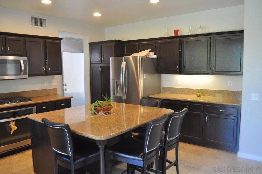 2387 Forest Meadow Court, Chula Vista, CA 91915 2387 Forest Meadow Court, Chula Vista, CA 91915