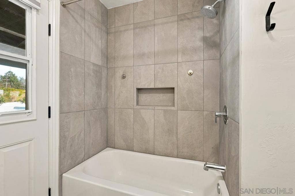 1480 Primrose, El Cajon, CA 92020