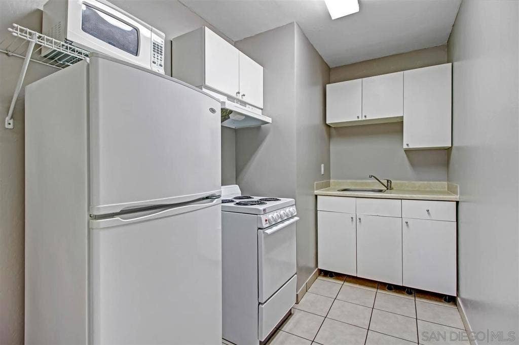 311 S Upas St, Escondido, CA 92025 311 S Upas St, Escondido, CA 92025
