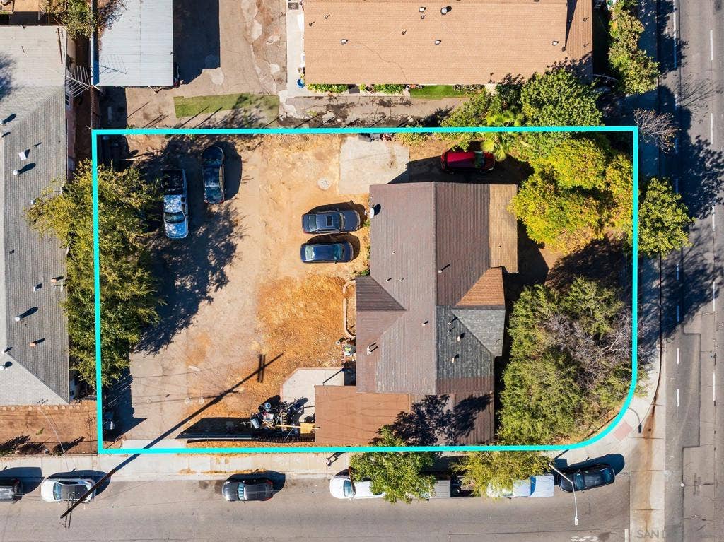 561 E Mission, Escondido, CA 92025 561 E Mission, Escondido, CA 92025