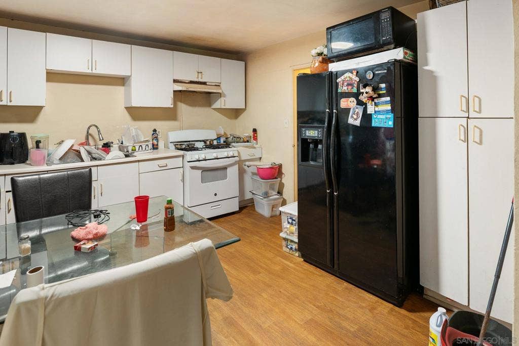 561 E Mission, Escondido, CA 92025 561 E Mission, Escondido, CA 92025
