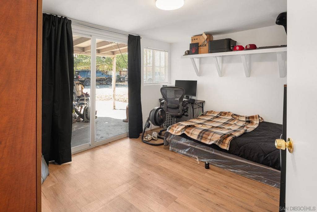 561 E Mission, Escondido, CA 92025 561 E Mission, Escondido, CA 92025