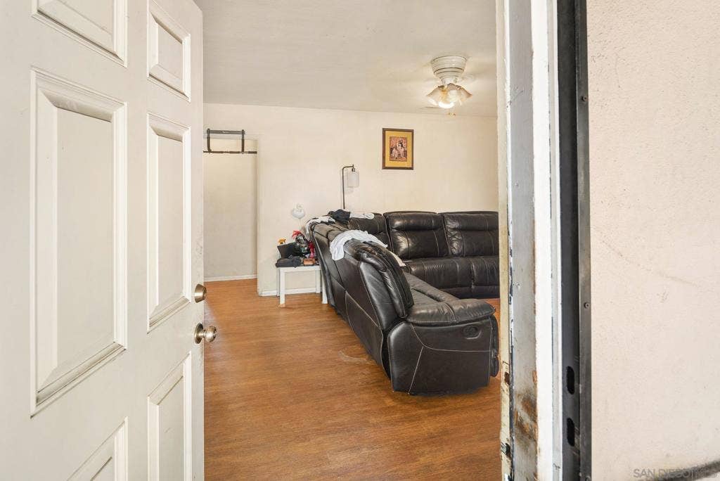 561 E Mission, Escondido, CA 92025 561 E Mission, Escondido, CA 92025