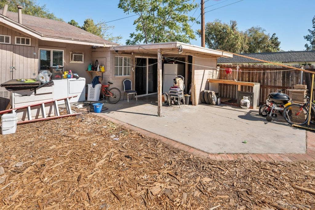 561 E Mission, Escondido, CA 92025 561 E Mission, Escondido, CA 92025