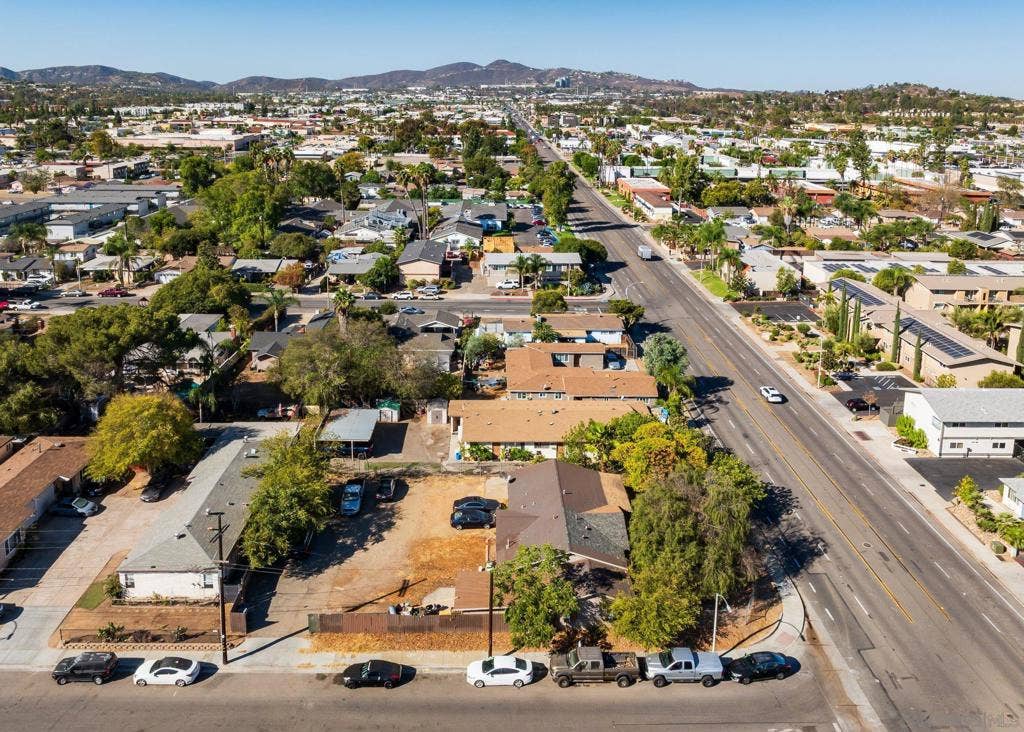 561 E Mission, Escondido, CA 92025 561 E Mission, Escondido, CA 92025