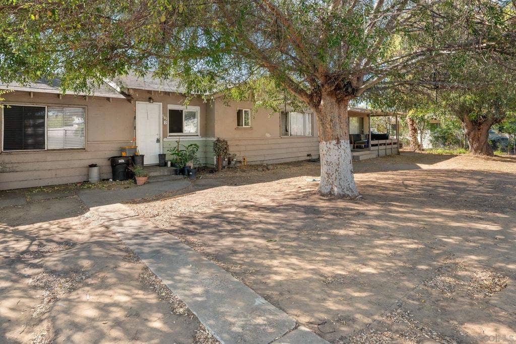 561 E Mission, Escondido, CA 92025 561 E Mission, Escondido, CA 92025