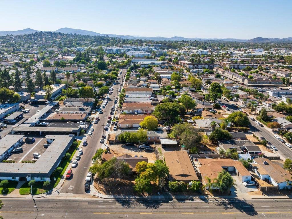 561 E Mission, Escondido, CA 92025 561 E Mission, Escondido, CA 92025