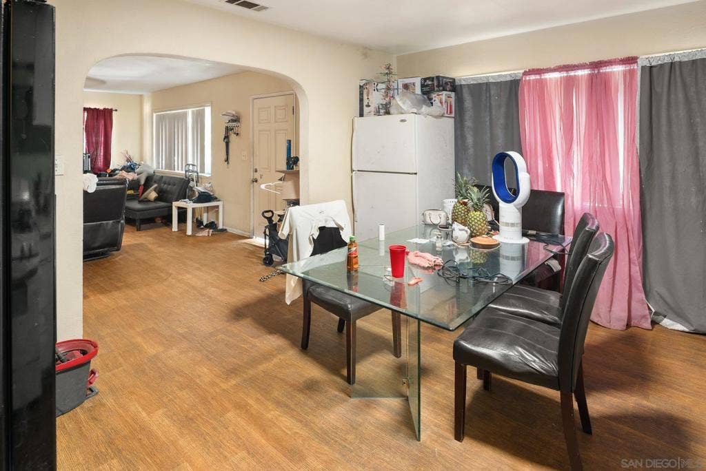 561 E Mission, Escondido, CA 92025 561 E Mission, Escondido, CA 92025