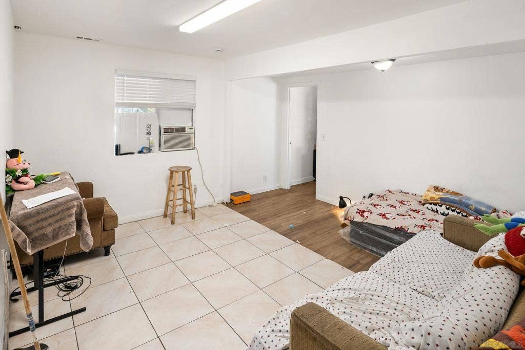561 E Mission, Escondido, CA 92025 561 E Mission, Escondido, CA 92025