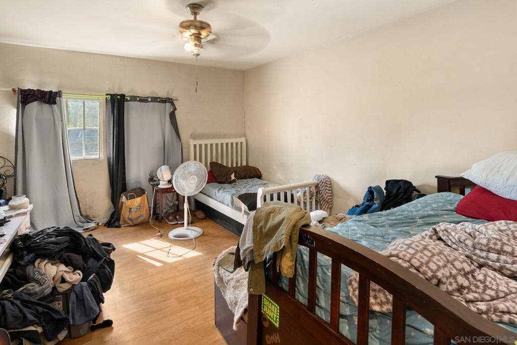 561 E Mission, Escondido, CA 92025 561 E Mission, Escondido, CA 92025