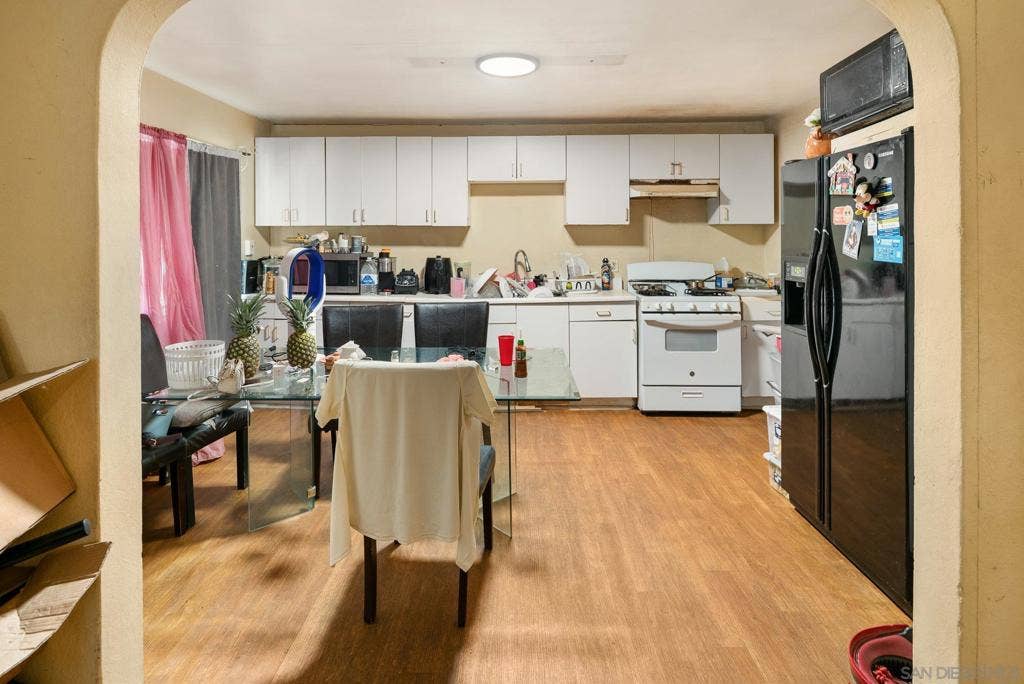 561 E Mission, Escondido, CA 92025 561 E Mission, Escondido, CA 92025