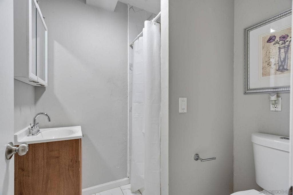 8232 Santa Arminta, San Diego, CA 92126 8232 Santa Arminta, San Diego, CA 92126