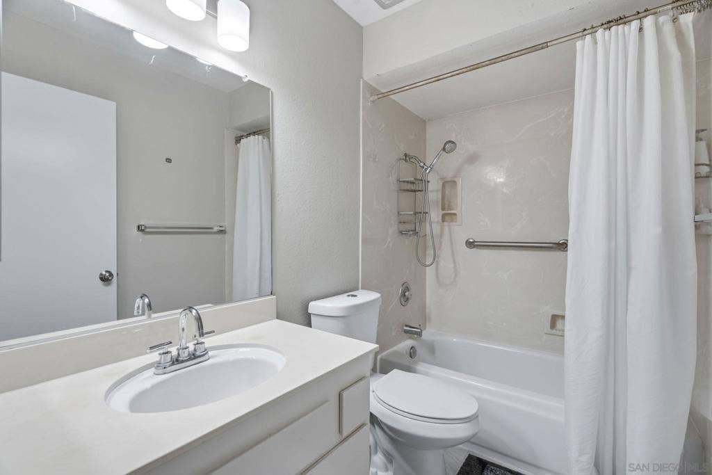 8232 Santa Arminta, San Diego, CA 92126 8232 Santa Arminta, San Diego, CA 92126