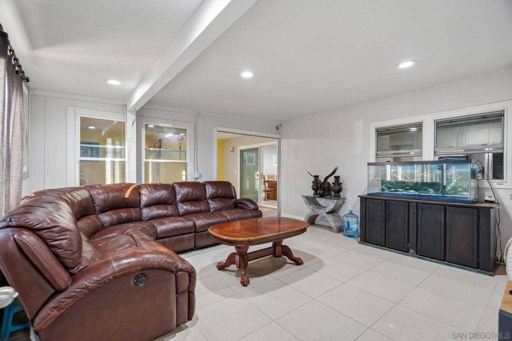 8232 Santa Arminta, San Diego, CA 92126 8232 Santa Arminta, San Diego, CA 92126