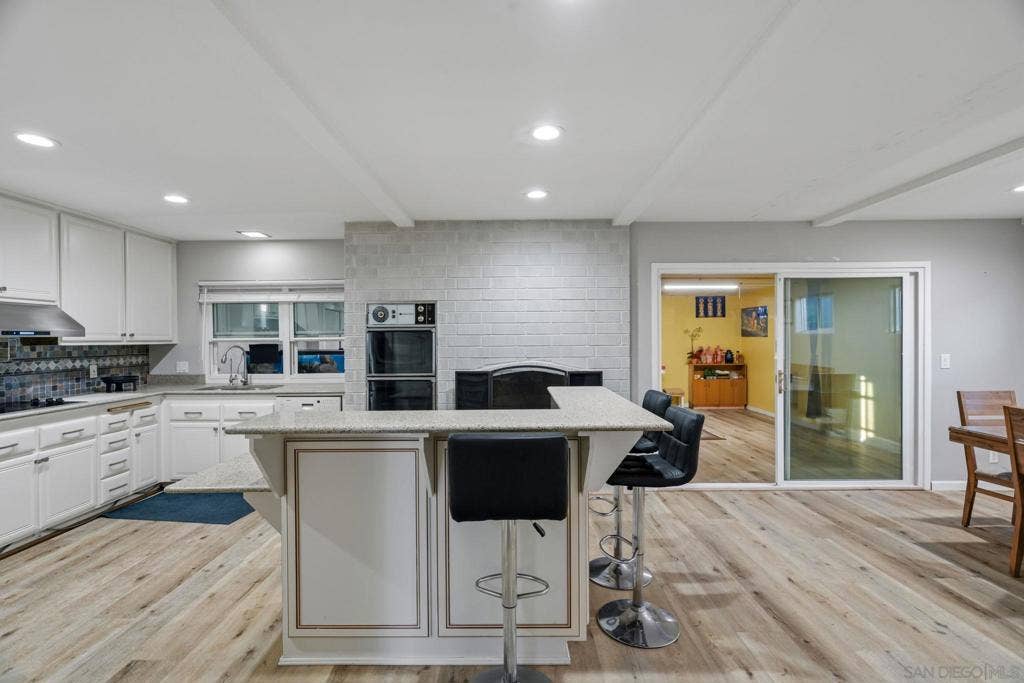 8232 Santa Arminta, San Diego, CA 92126 8232 Santa Arminta, San Diego, CA 92126
