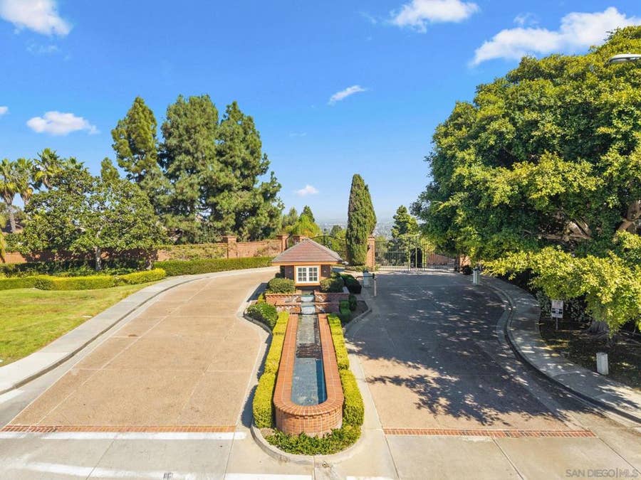Property photo for 6055 Hillpointe Row, La Jolla, CA