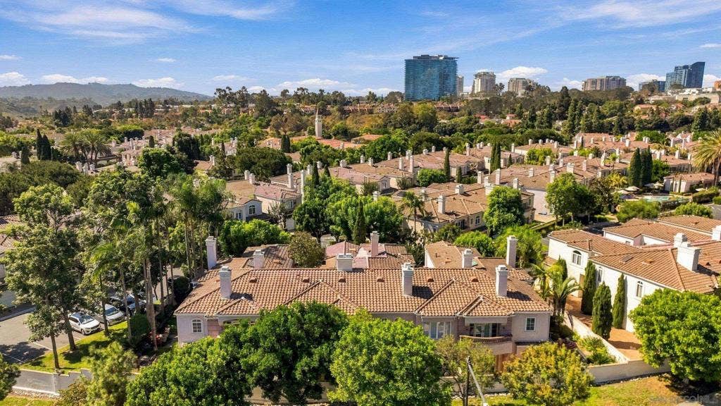 5330 Renaissance Ave., San Diego, CA 92122 5330 Renaissance Ave., San Diego, CA 92122