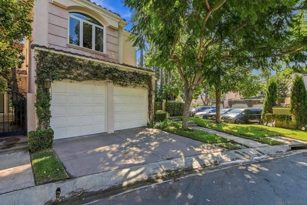 5330 Renaissance Ave., San Diego, CA 92122 5330 Renaissance Ave., San Diego, CA 92122
