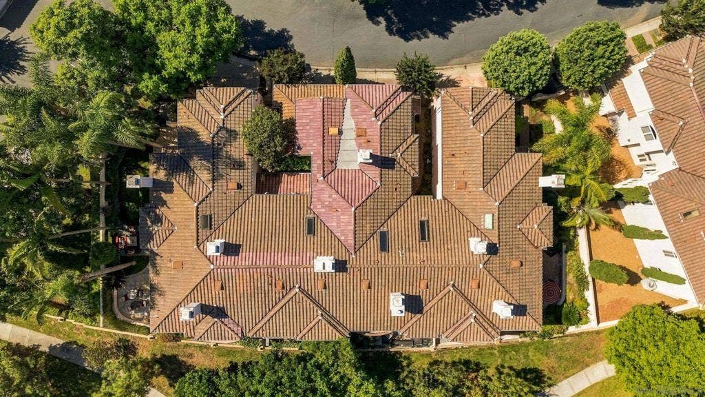 5330 Renaissance Ave., San Diego, CA 92122 5330 Renaissance Ave., San Diego, CA 92122