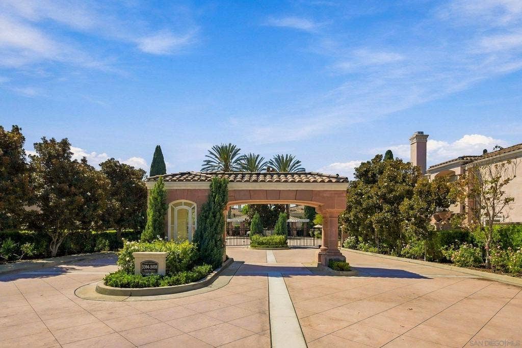 5330 Renaissance Ave., San Diego, CA 92122 5330 Renaissance Ave., San Diego, CA 92122