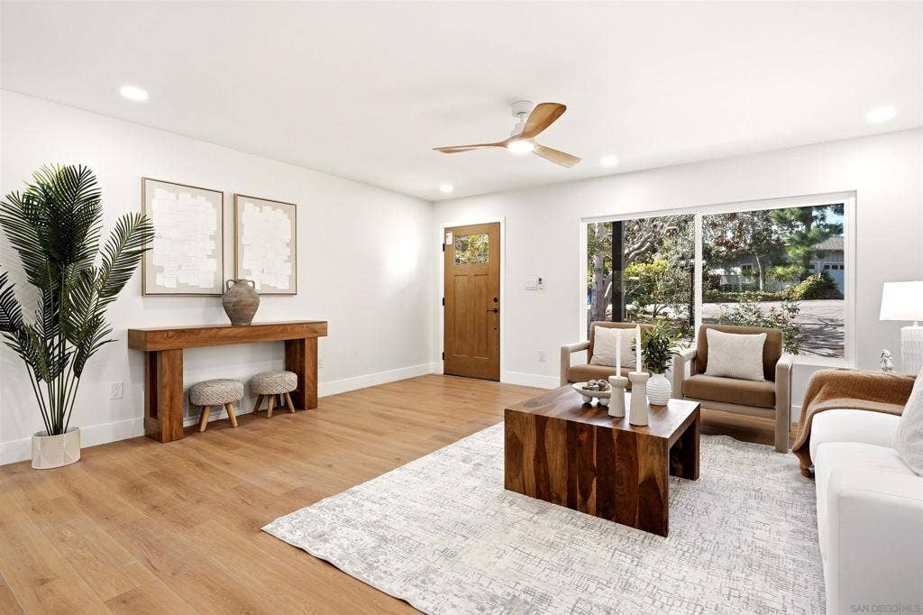 8698 Echo, La Mesa, CA 91941 8698 Echo, La Mesa, CA 91941