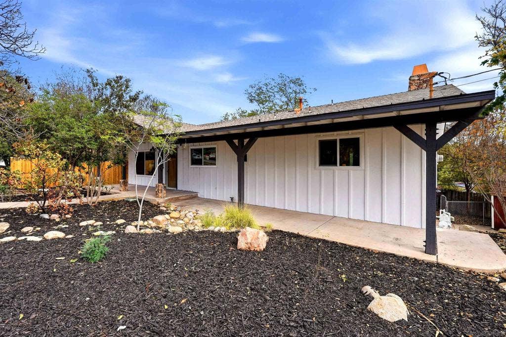 8698 Echo, La Mesa, CA 91941 8698 Echo, La Mesa, CA 91941