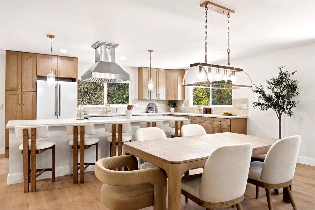 8698 Echo, La Mesa, CA 91941 8698 Echo, La Mesa, CA 91941
