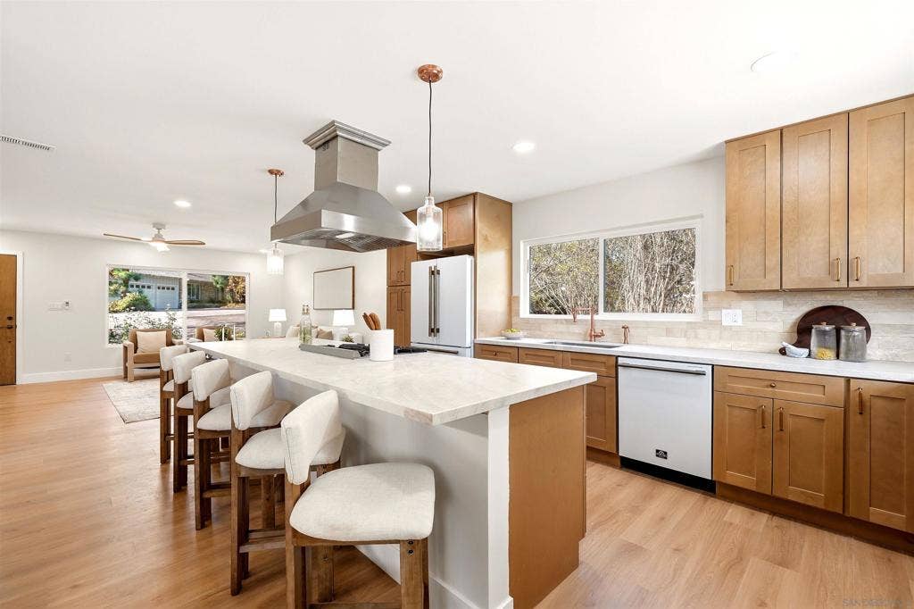 8698 Echo, La Mesa, CA 91941 8698 Echo, La Mesa, CA 91941