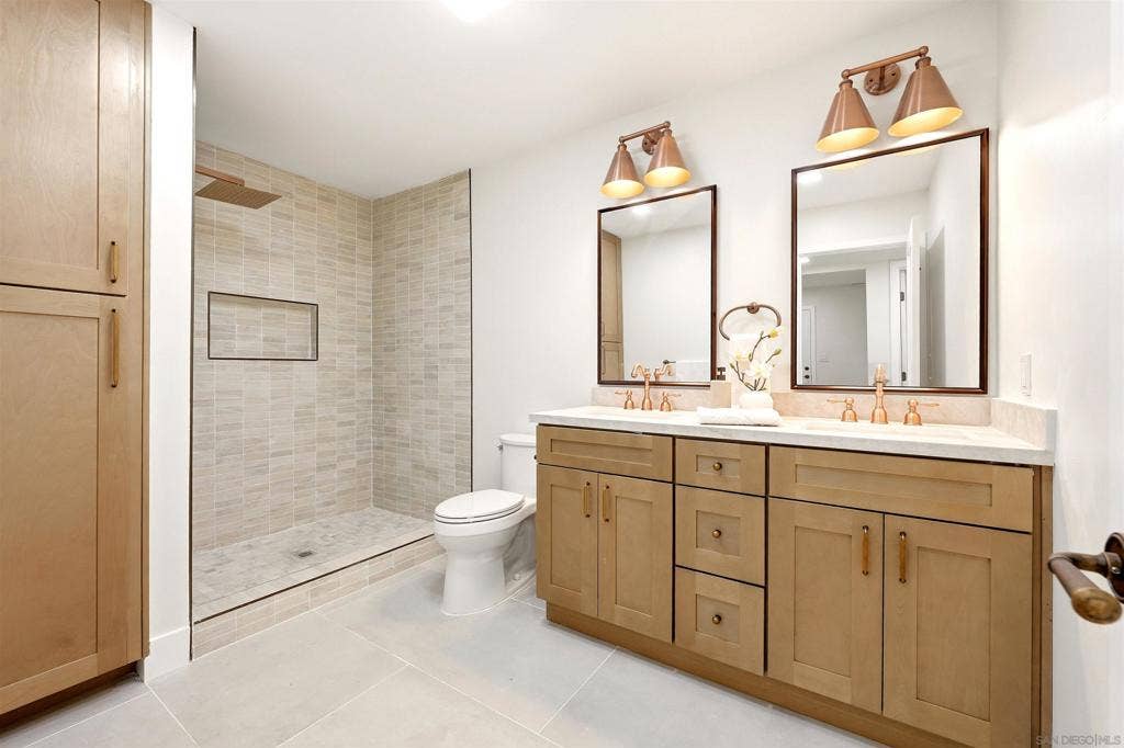 8698 Echo, La Mesa, CA 91941 8698 Echo, La Mesa, CA 91941