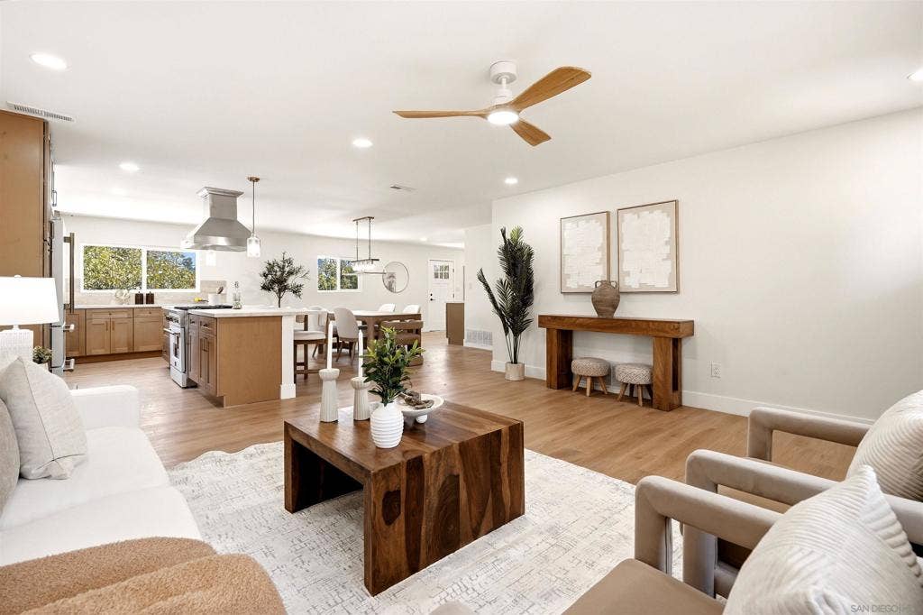 8698 Echo, La Mesa, CA 91941 8698 Echo, La Mesa, CA 91941