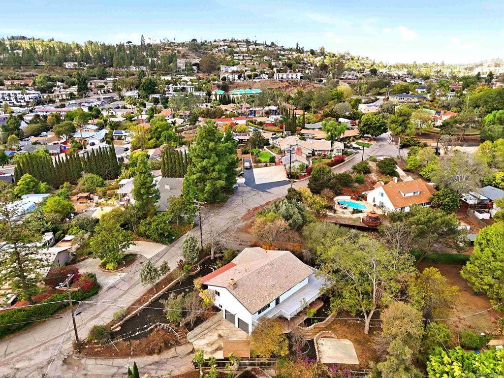 8698 Echo, La Mesa, CA 91941 8698 Echo, La Mesa, CA 91941