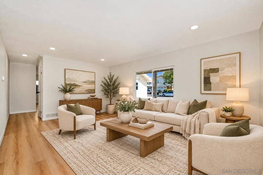 6880 Maury, San Diego, CA 92119