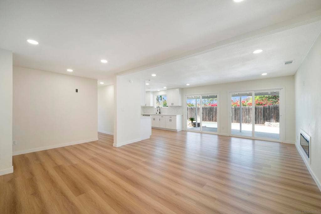 6880 Maury, San Diego, CA 92119