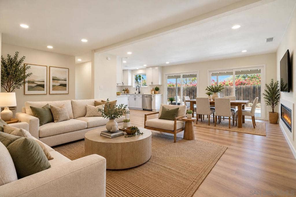 6880 Maury, San Diego, CA 92119
