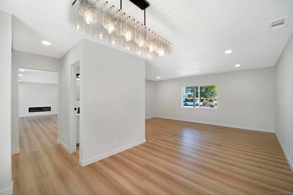 6880 Maury, San Diego, CA 92119