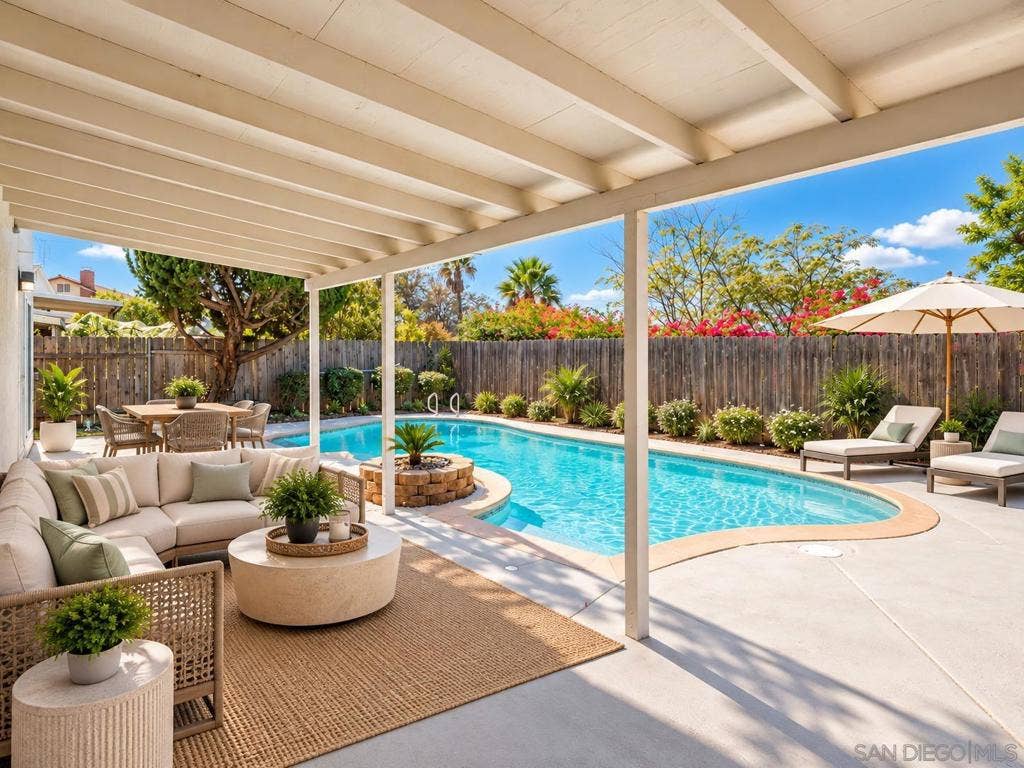 6880 Maury, San Diego, CA 92119