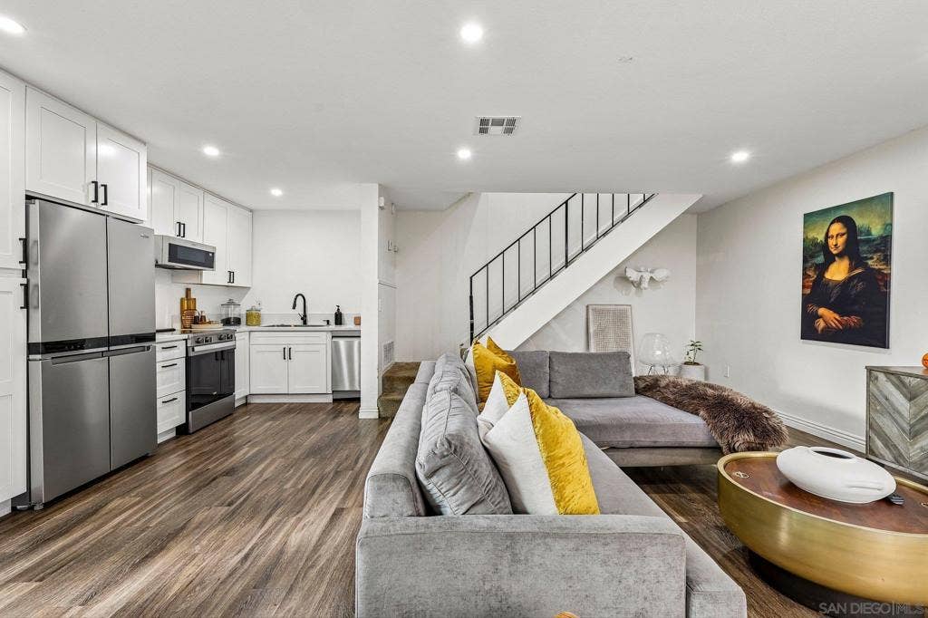 6928 Camphor, San Diego, CA 92139 6928 Camphor, San Diego, CA 92139