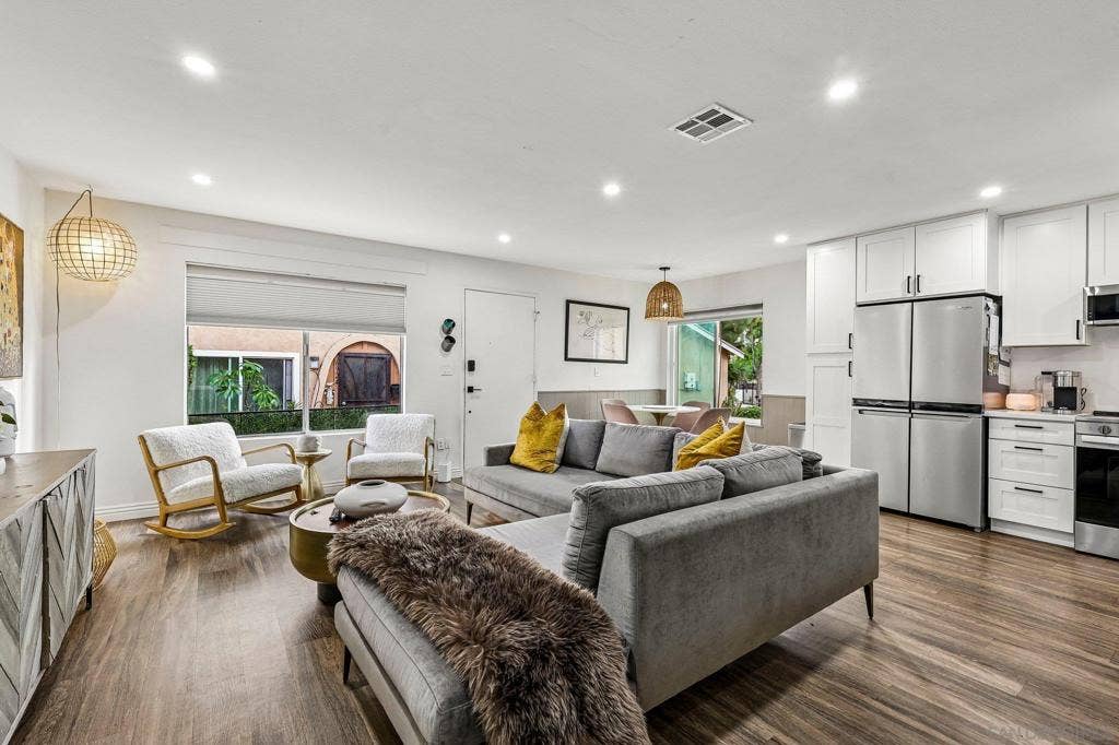 6928 Camphor, San Diego, CA 92139 6928 Camphor, San Diego, CA 92139