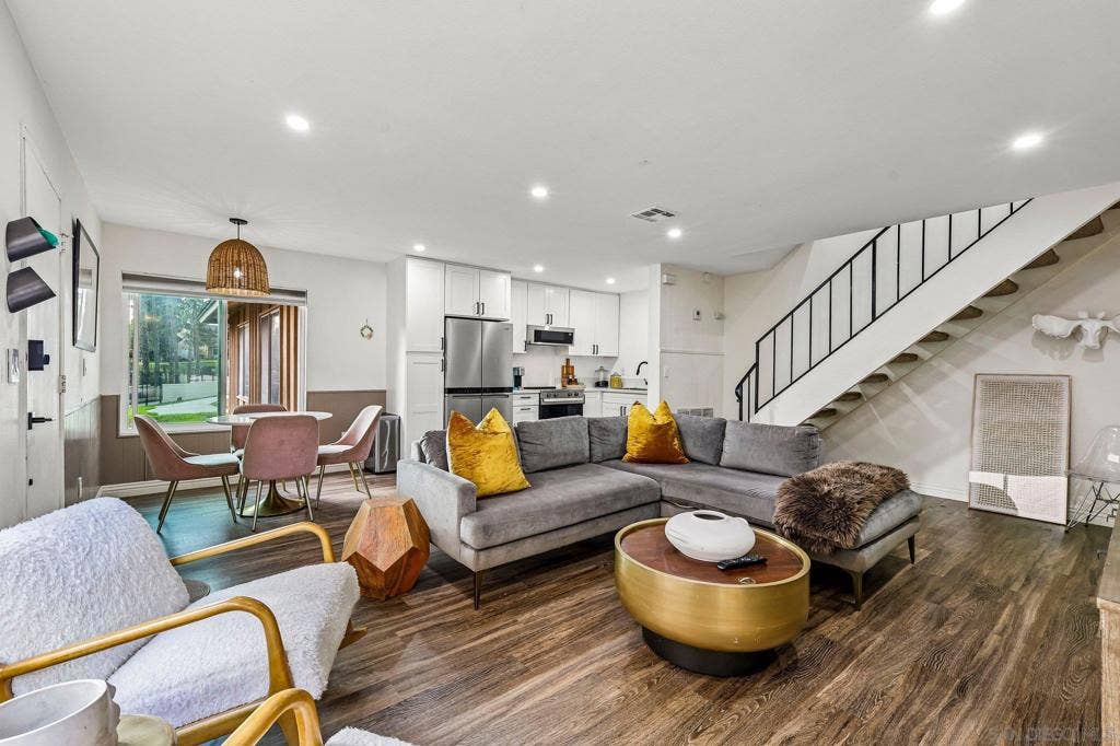 6928 Camphor, San Diego, CA 92139 6928 Camphor, San Diego, CA 92139